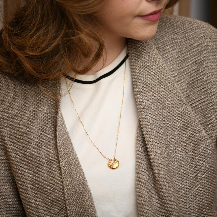 Second Hand Cartier Amulette de Cartier Medium Diamond 18K Yellow Gold Necklace