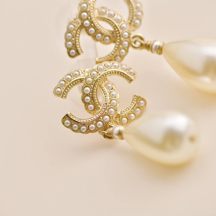 Chanel earring