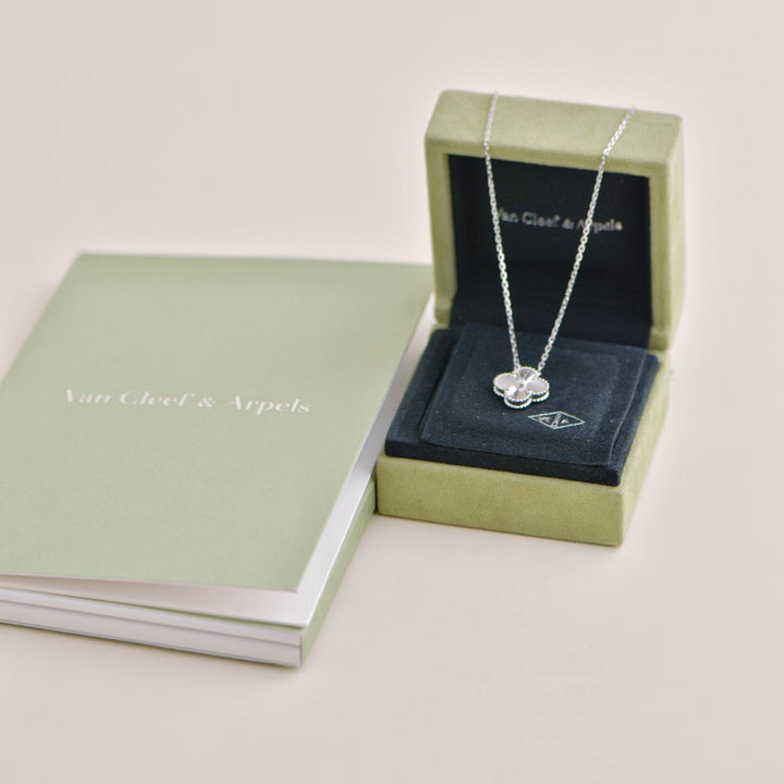 Van cleef 2020 holiday pendant