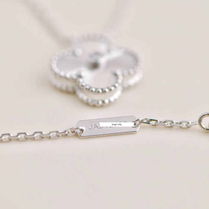 second hand alhambra Van cleef holiday pendant