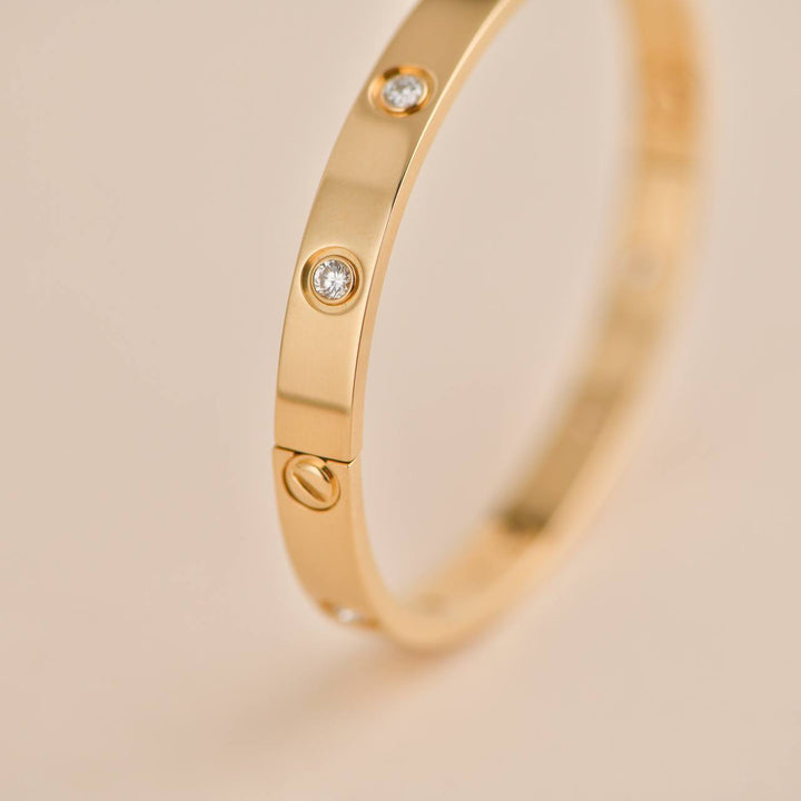 Second Hand Cartier Love 10 Diamond 18K Yellow Gold Bracelet