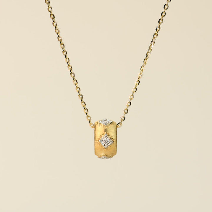 Second Hand Diamond 18K Yellow Gold Pendant Necklace