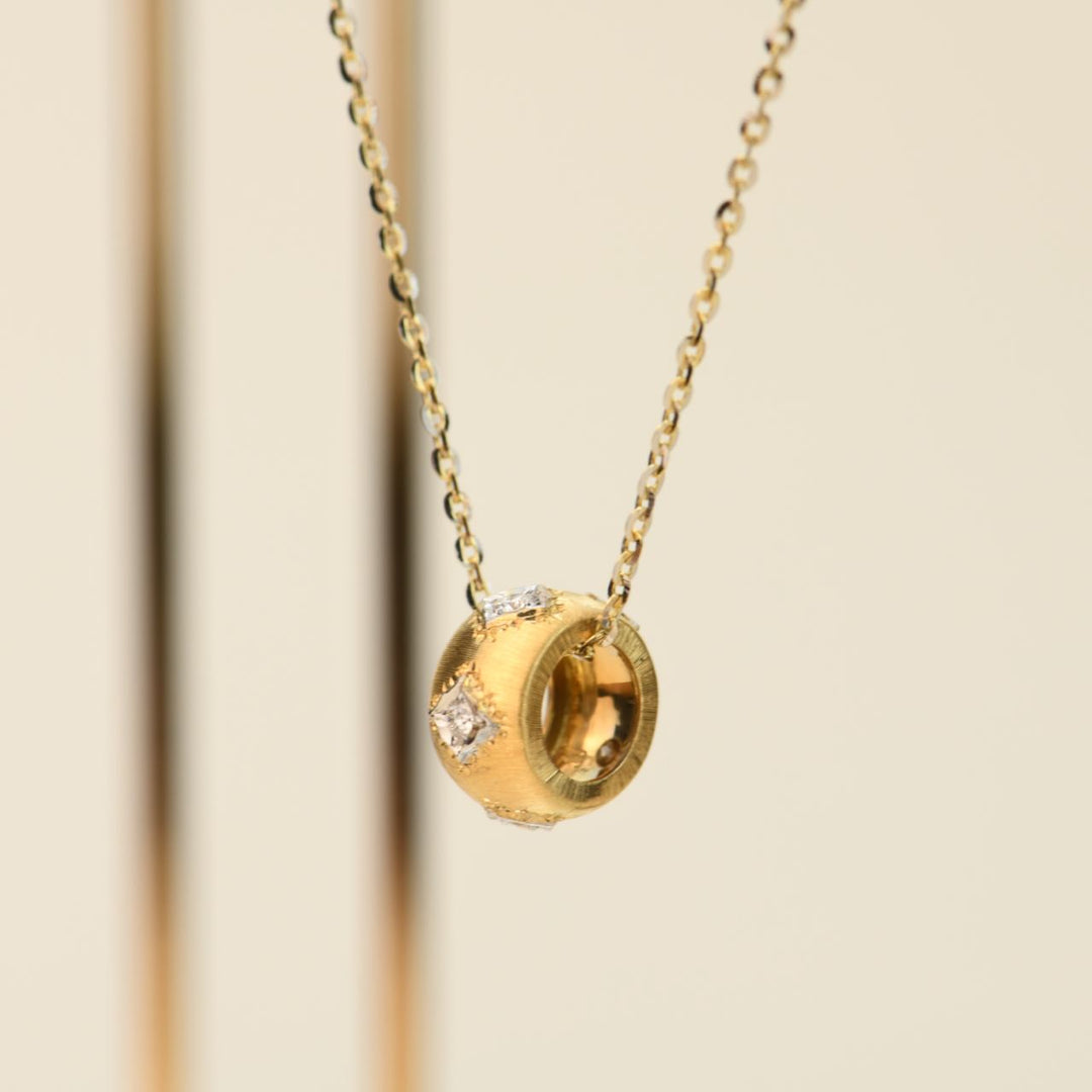 Diamond 18K Yellow Gold Pendant Necklace