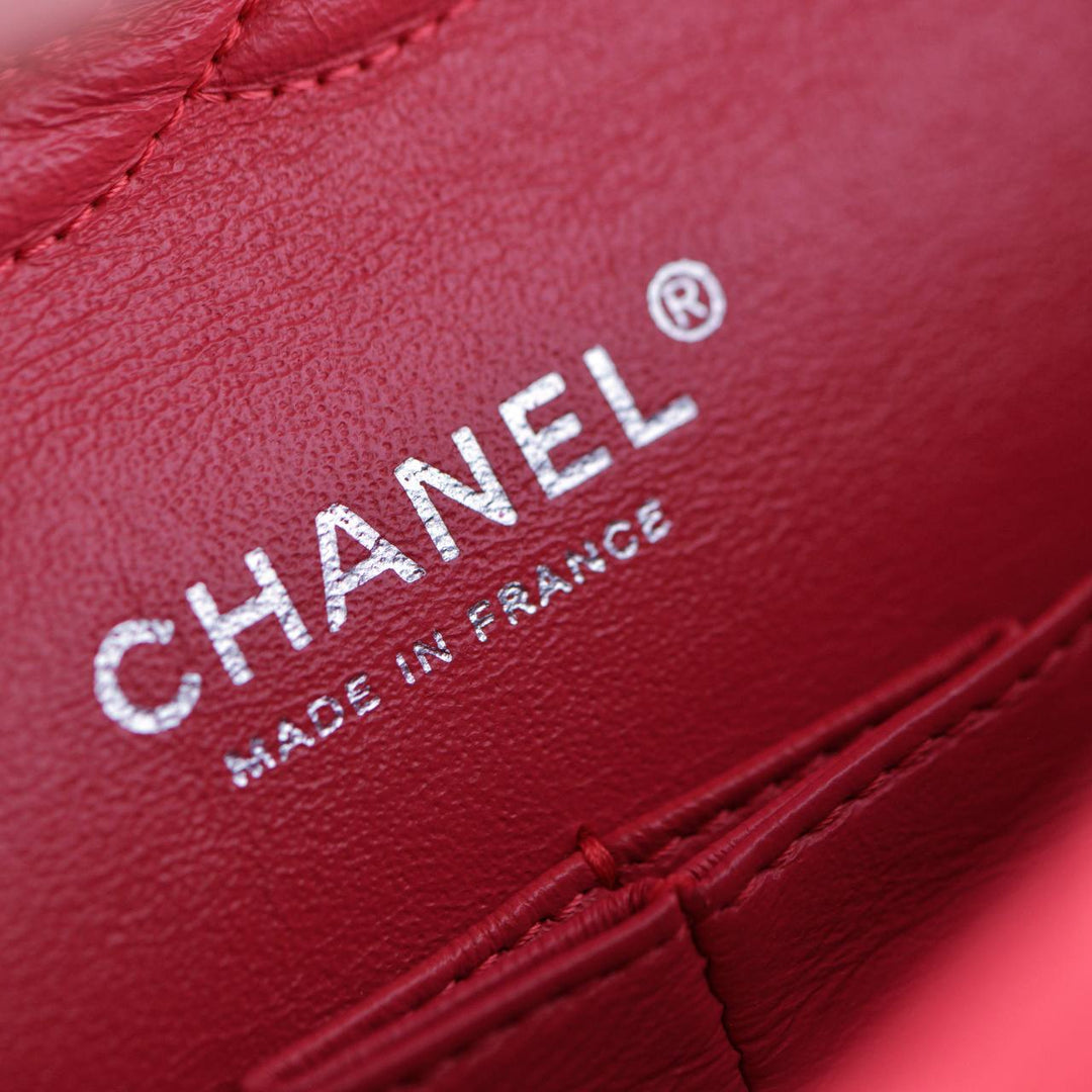 Second Hand Chanel Pink Chevron Caviar Medium Classic Double Flap Bag