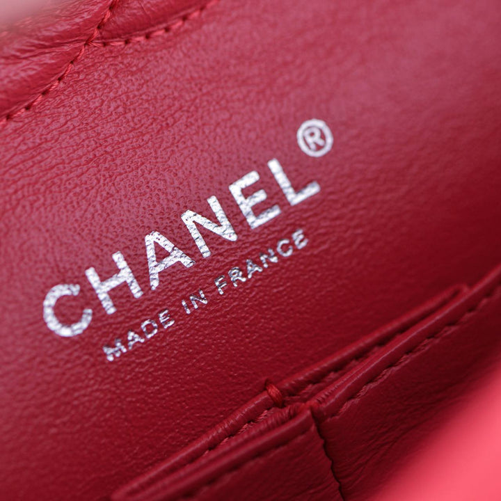 Second Hand Chanel Pink Chevron Caviar Medium Classic Double Flap Bag