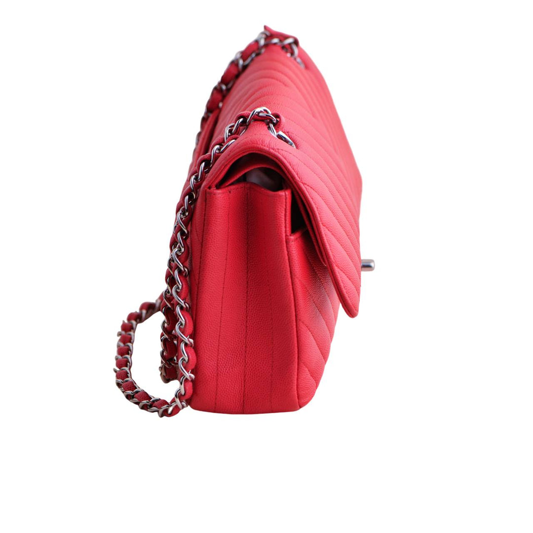 Preowned Chanel Red Chevron Caviar Medium Classic Double Flap Handbag