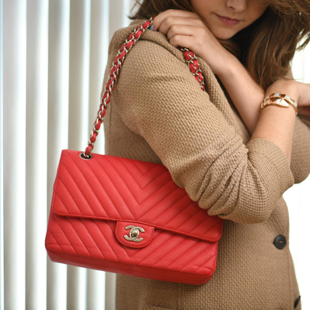 Second Hand Chanel Red Chevron Caviar Medium Classic Double Flap Bag
