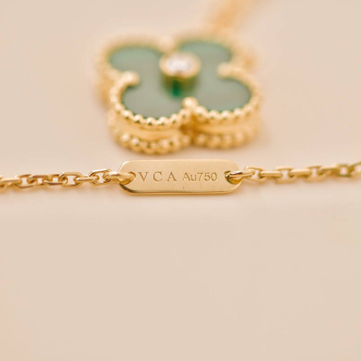 Used Van Cleef Vintage Alhambra Malachite Diamond 2013 Holiday Pendant Necklace