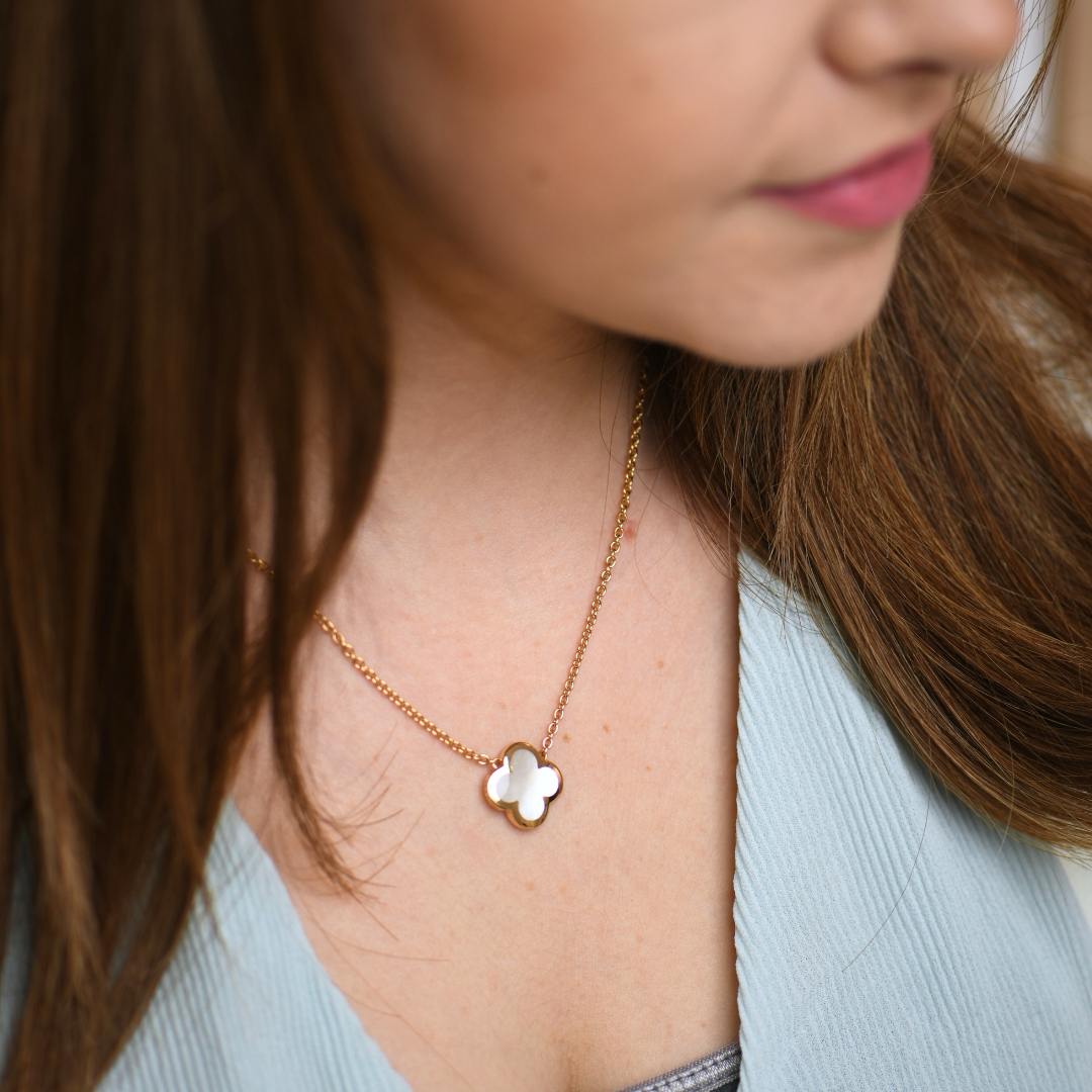 Preloved VCA Pure Alhambra Mother of Pearl 18K Yellow Gold Pendant Necklace