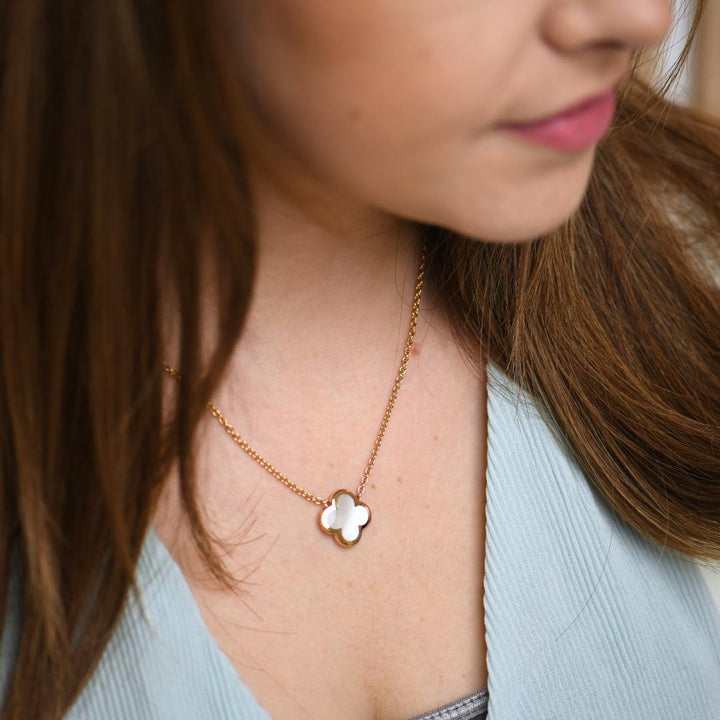 Preloved VCA Pure Alhambra Mother of Pearl 18K Yellow Gold Pendant Necklace