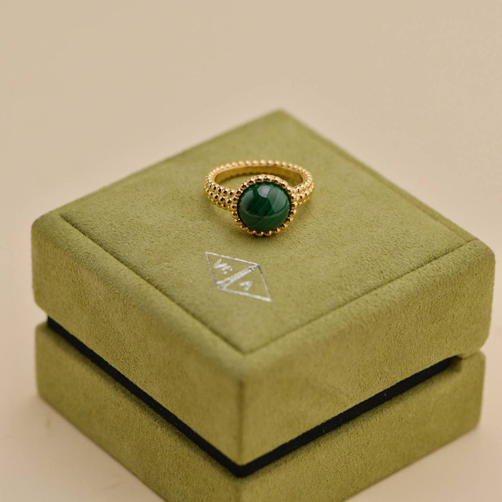 Van Cleef & Arpels Perlée Malachite 18k Yellow Gold Ring Size 54