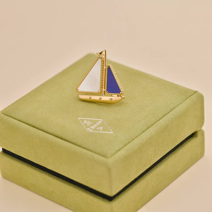 Used Van Cleef & Arpels Lapis Lazuli Mother of pearl Lucky Summer Boat clip