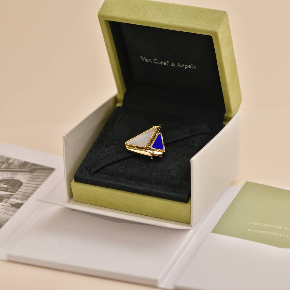 Preowned Van Cleef & Arpels Lapis Lazuli Mother of pearl Lucky Summer Boat clip