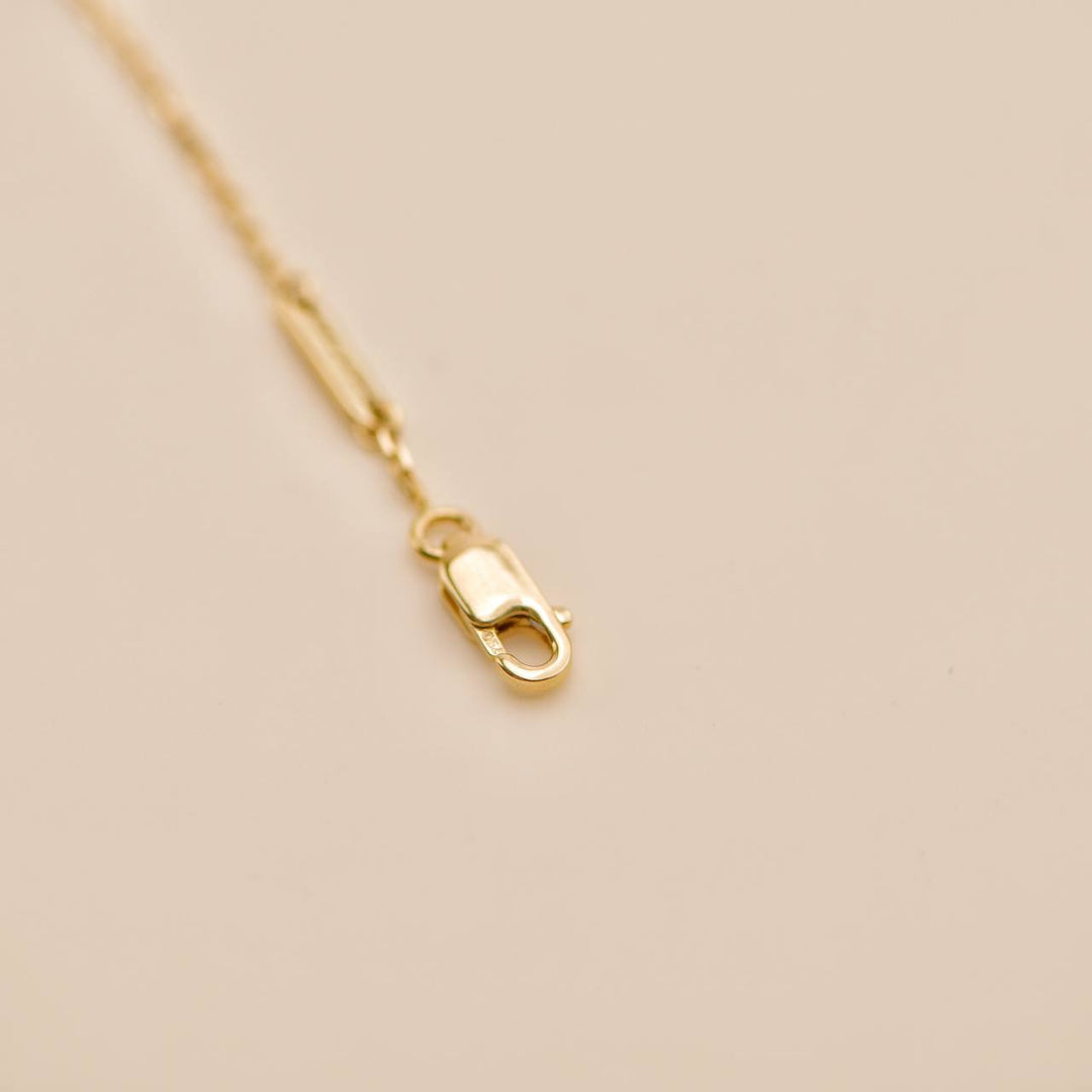 Second Hand Van Cleef Sweet Alhambra Mother of Pearl Yellow Gold Bracelet