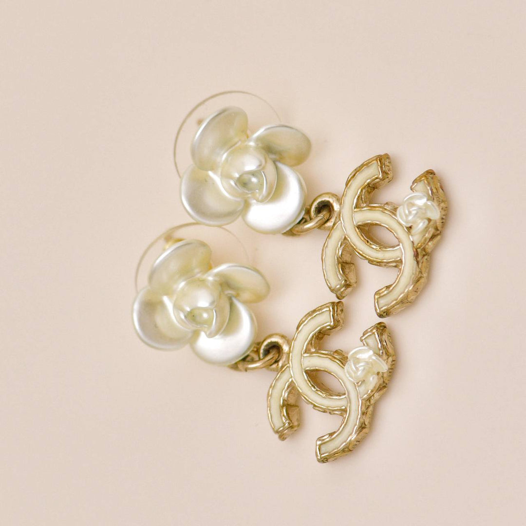 Preowned Chanel CC Collection White Gold Enamel Floral Earrings