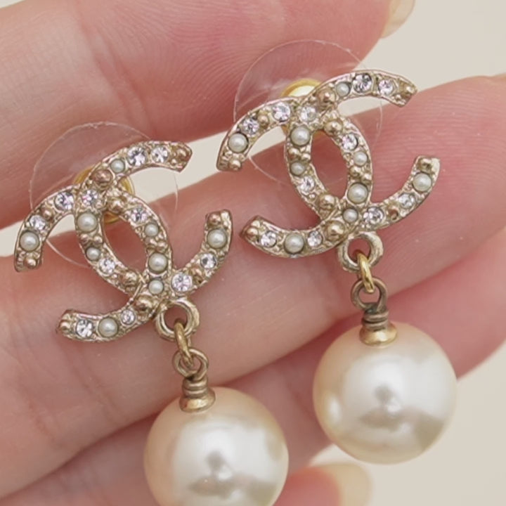 Preowned Chanel CC Collection Faux Pearl Crystal Dangle Earrings