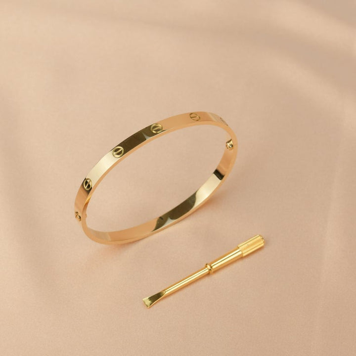 Preowned Cartier Love 18K Yellow Gold Bracelet