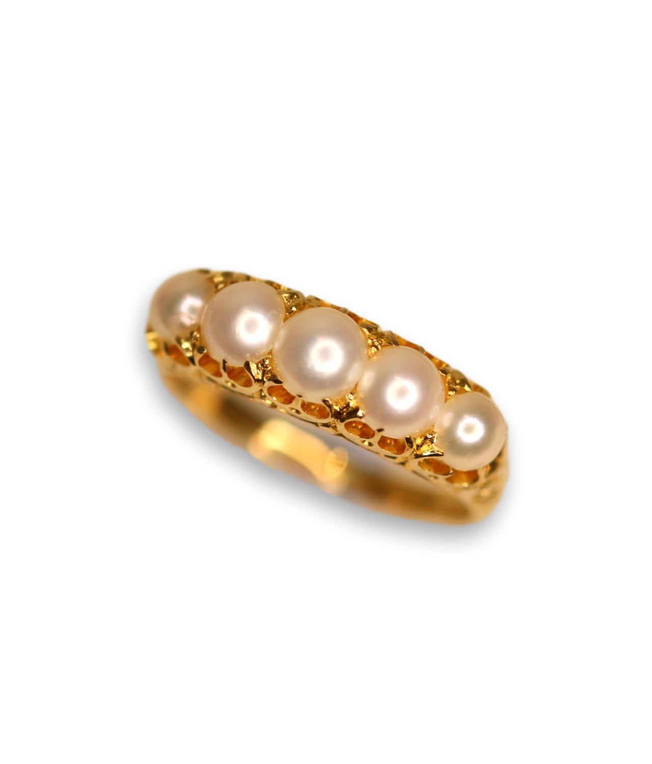 Hyalite Ring - Pearl 5.5