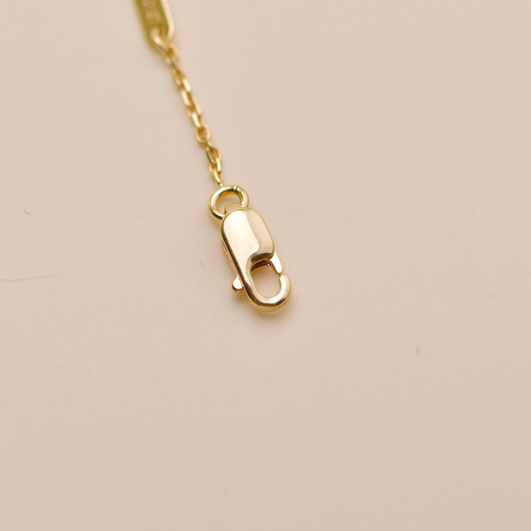 Used Authentic VCA Sweet Alhambra Necklace Mother of Pearl 18K Yellow Gold
