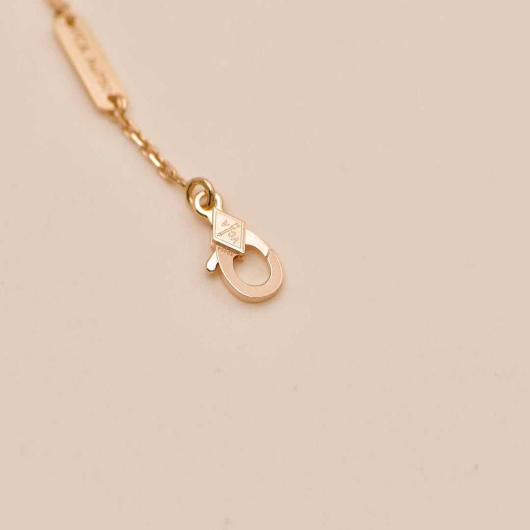 Second Hand Van Cleef & Arpels 2025 Holiday Pendant Pink Mother of Pearl