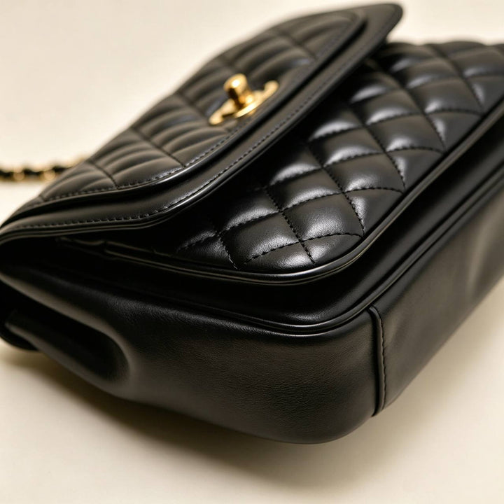 Second Hand Authentic Chanel Lovely Day Flap Bag Black Lambskin Gold-Tone Hardware