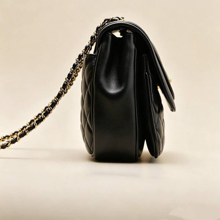 Preowned Chanel Lovely Day Flap Bag Black Lambskin Gold-Tone Hardware