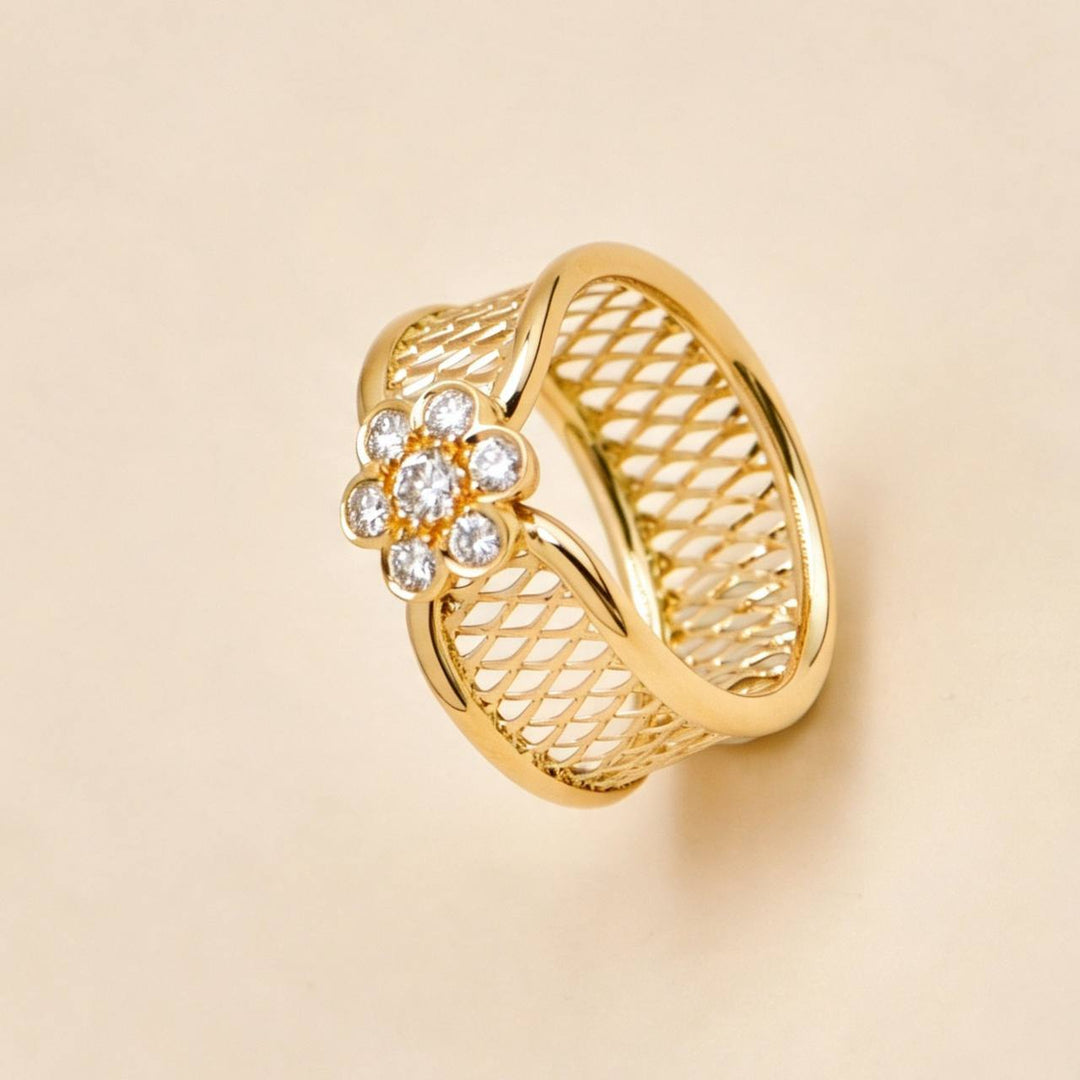 Preowned Authentic Van Cleef & Arpels Fleurette Ring Diamond 18K Yellow Gold 