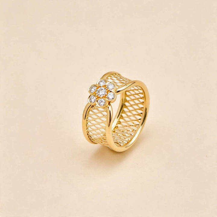 Preowned Authentic Van Cleef Fleurette Ring Diamond 18K Yellow Gold 
