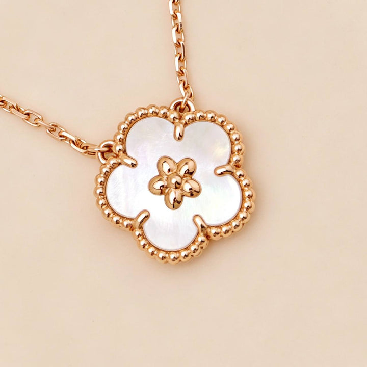 Second Hand Authentic Van Cleef Lucky Spring Plum Blossom Pendant Mother of Pearl