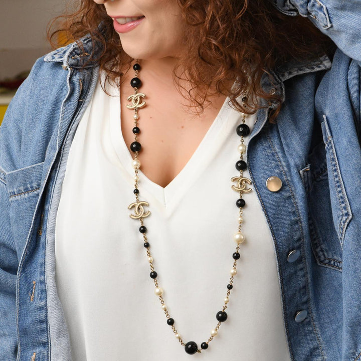 Preowned Authentic Chanel CC Faux Pearl & Black Beads Baroque Sautoir Necklace