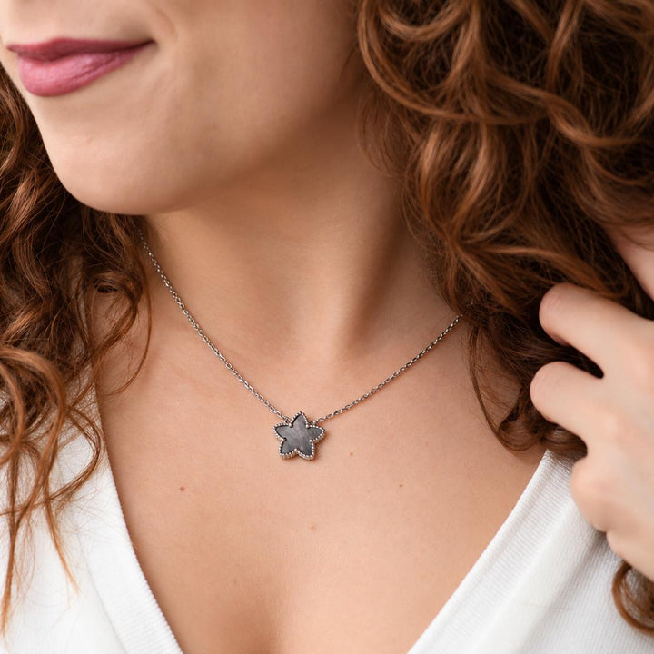 Van Cleef & Arpels Lucky Star Pendant Grey Mother of Pearl 18K White Gold
