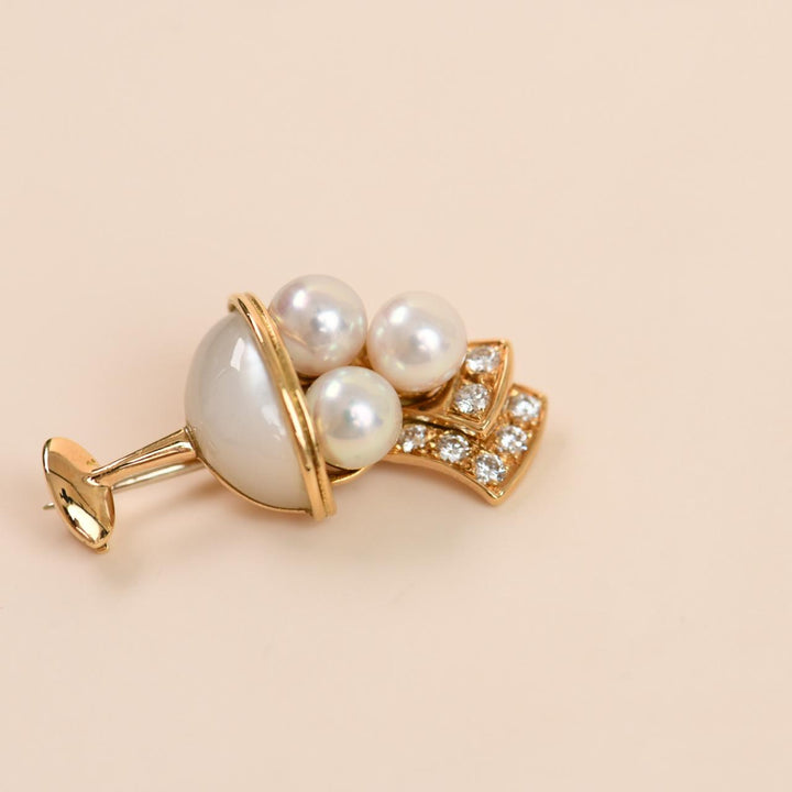 Preloved Van Cleef Diamond Mother of Pearl Brooch 18K Yellow Gold