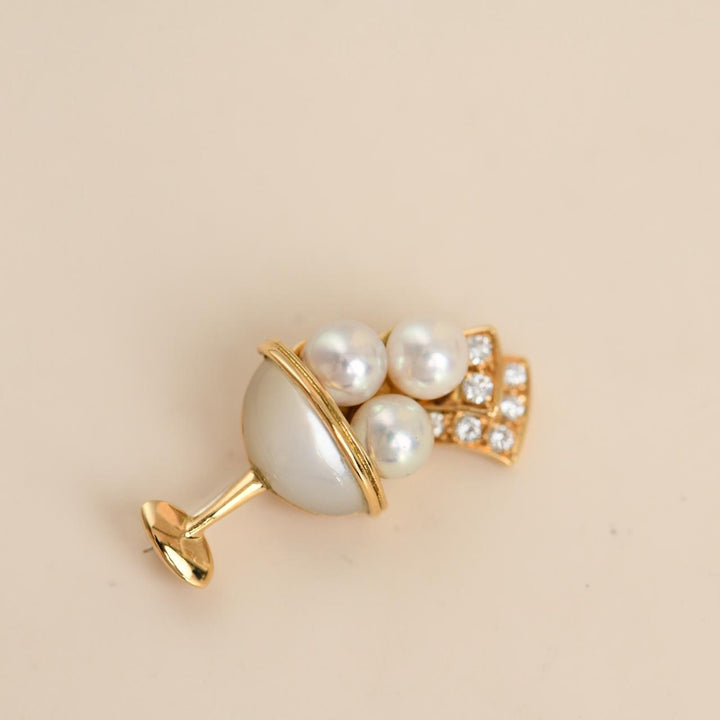 Second Hand Van Cleef Diamond Mother of Pearl Brooch 18K Yellow Gold