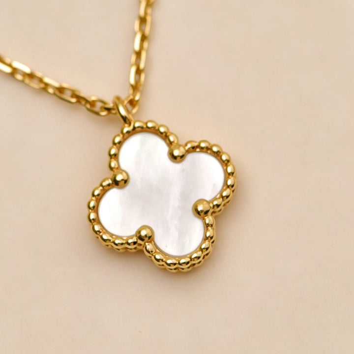 Second Hand Van Cleef Sweet Alhambra Pendant Mother of Pearl