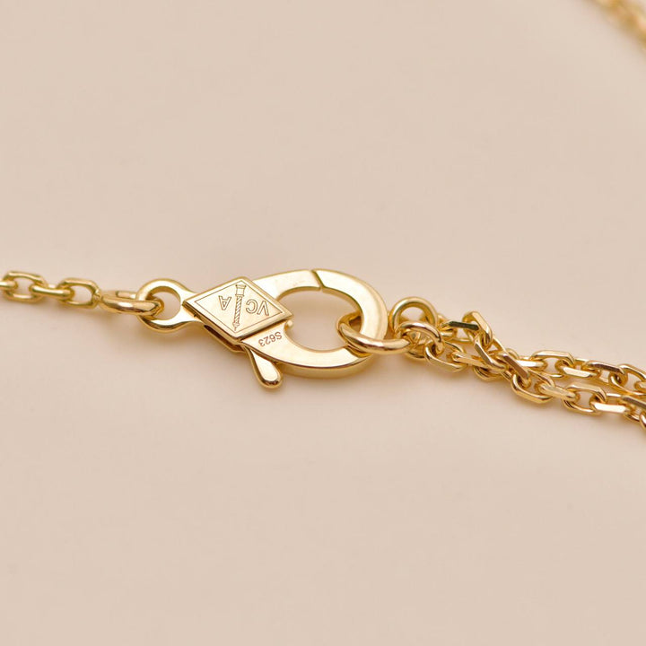 Authentic Van Cleef Perlée Diamond Flower Pendant 18K Yellow Gold