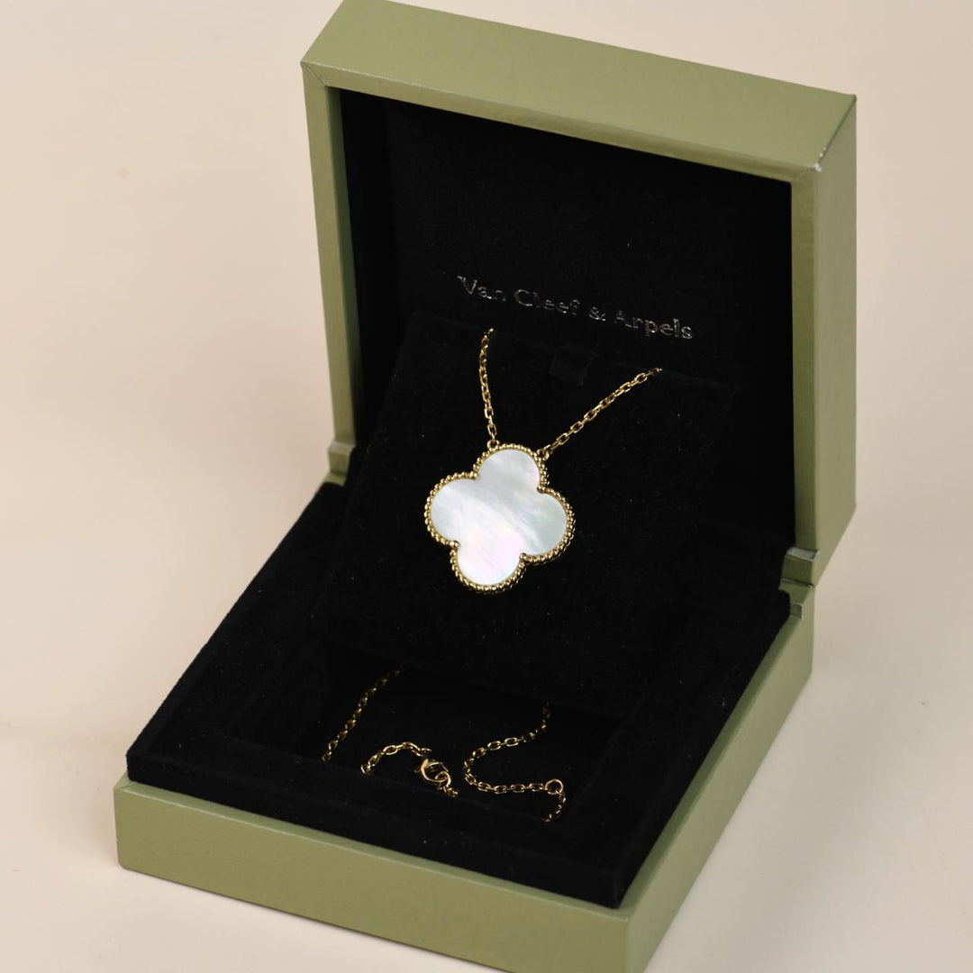 Preloved Authentic Van Cleef & Arpels Magic Alhambra Mother of Pearl Pendant Necklace