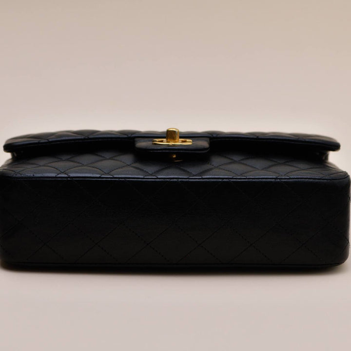 Second Hand Chanel Classic Double Flap Medium Bag Lambskin Black Quilted GHW