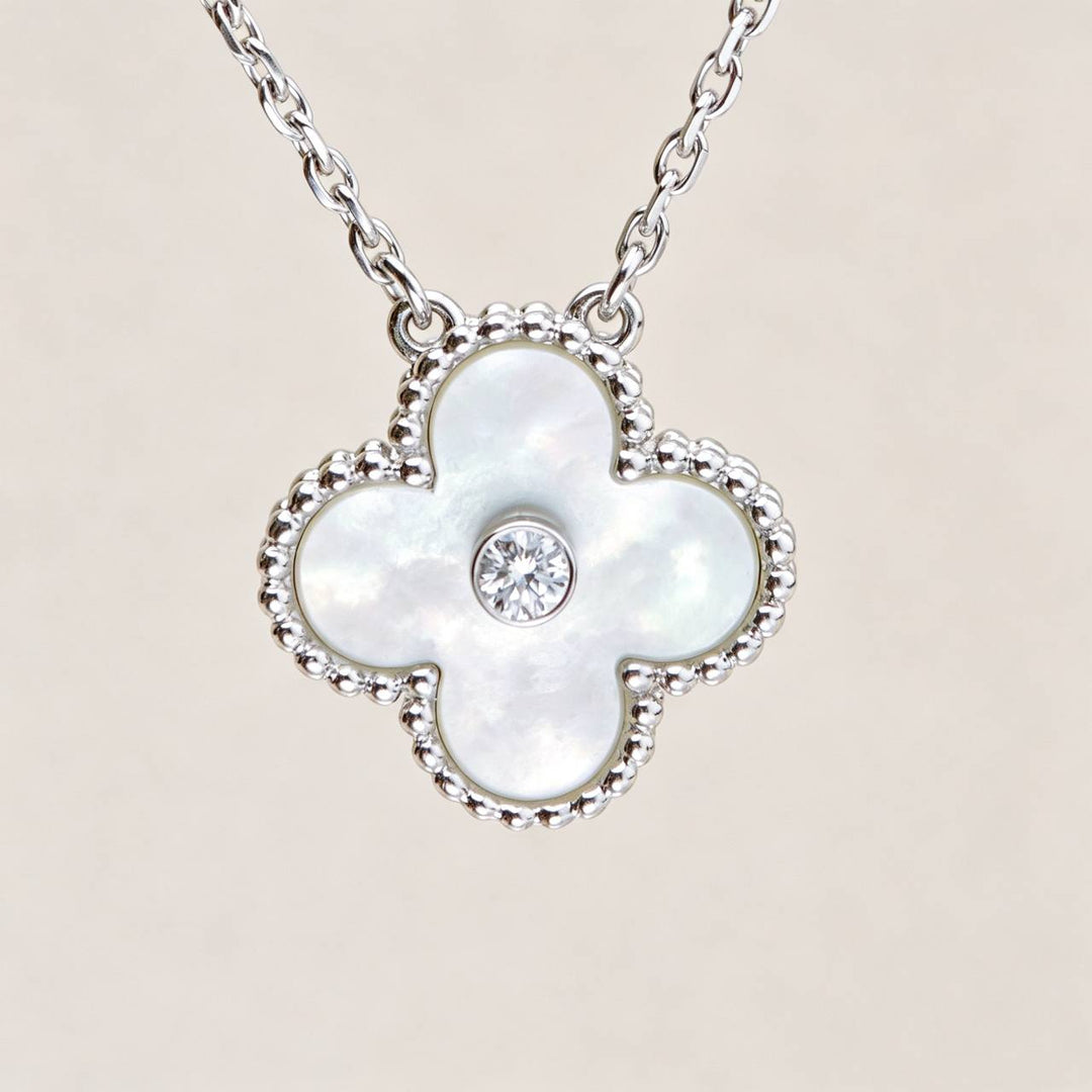 Second Hand Authentic Van Cleef Alhambra 2009 Holiday Pendant Mother of Pearl