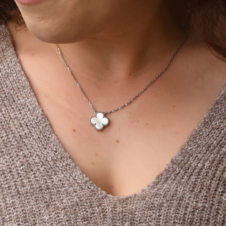 Van Cleef & Arpels Vintage Alhambra Pendant Mother of Pearl in 18K White Gold