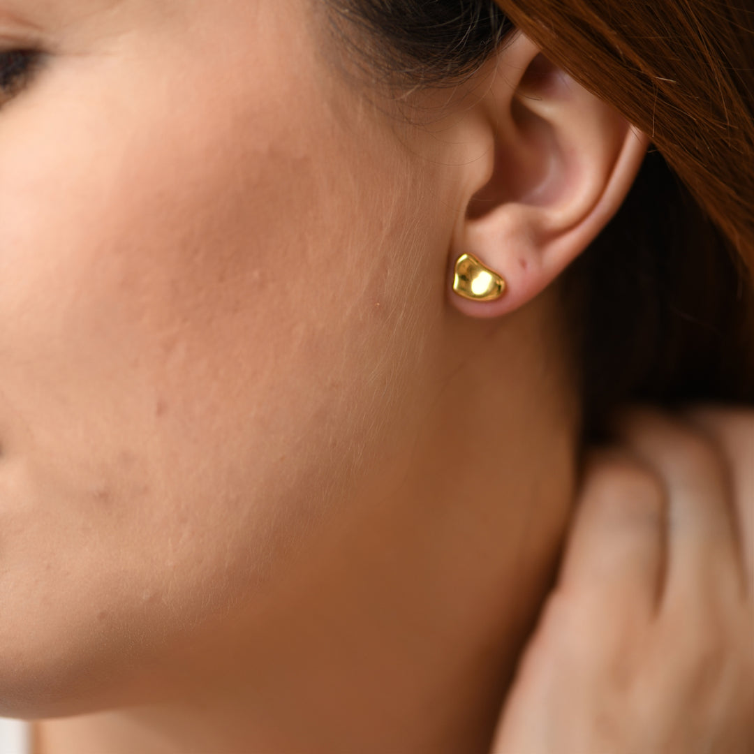 Preloved Tiffany Elsa Peretti Full Heart Stud Earrings 18K Yellow Gold