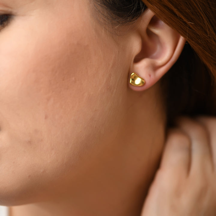 Preloved Tiffany Elsa Peretti Full Heart Stud Earrings 18K Yellow Gold