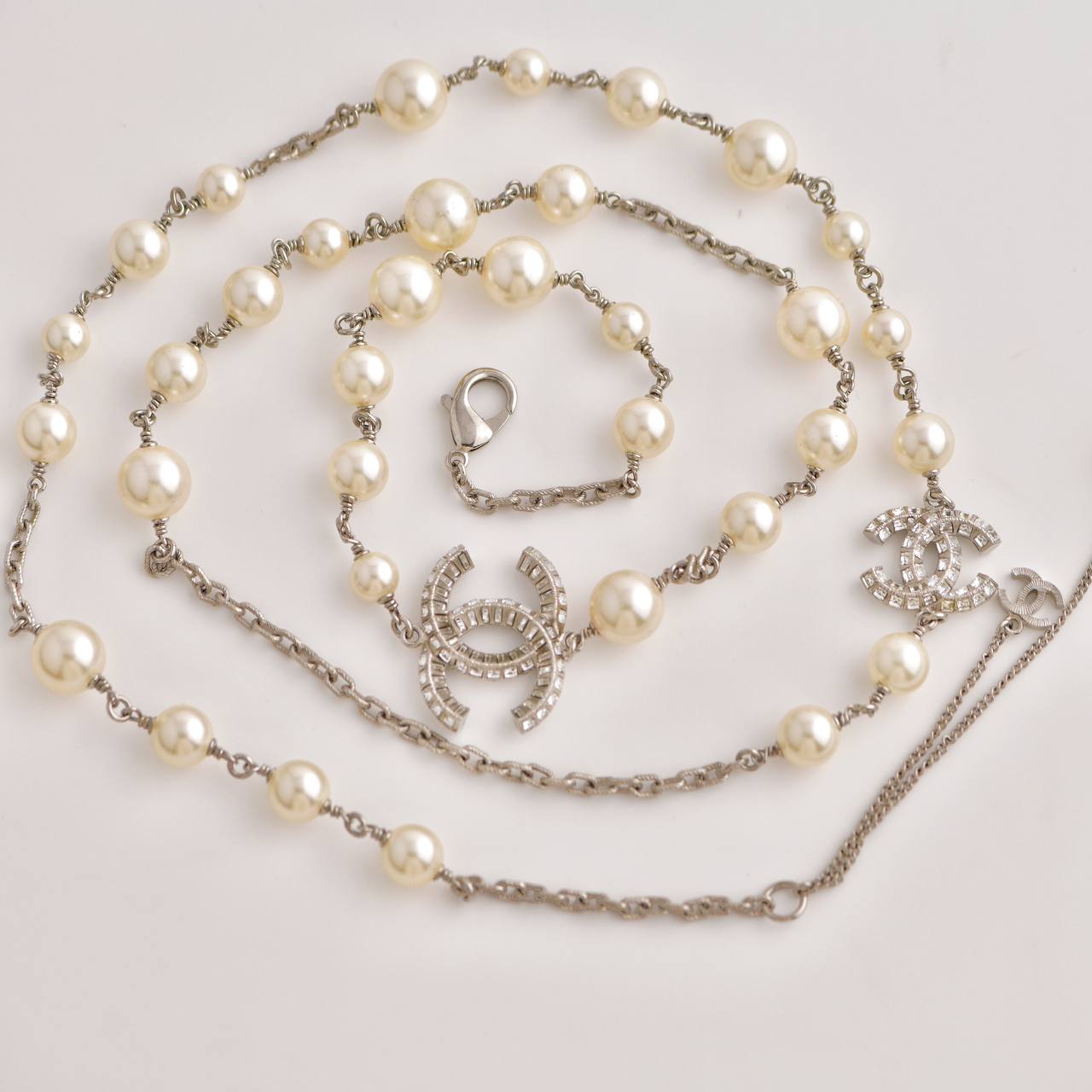 Chanel crystal deals pearl necklace