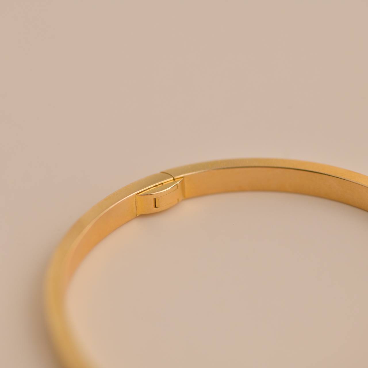 Cartier Love Bracelet Small Model 18K Yellow Gold Size 17