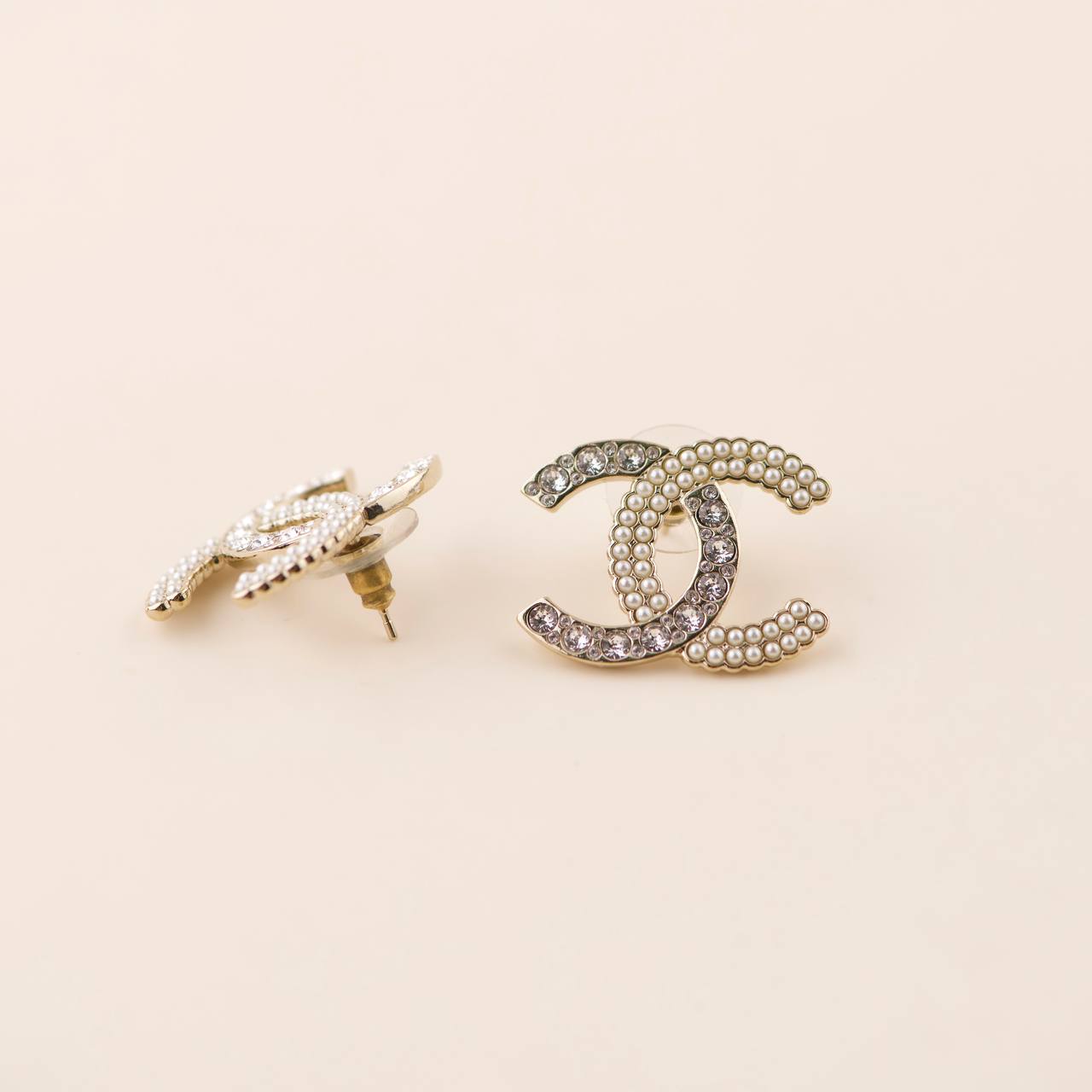 UK sale Chanel CC Logo Faux Pearl Stud Earrings | customplastics.net.au