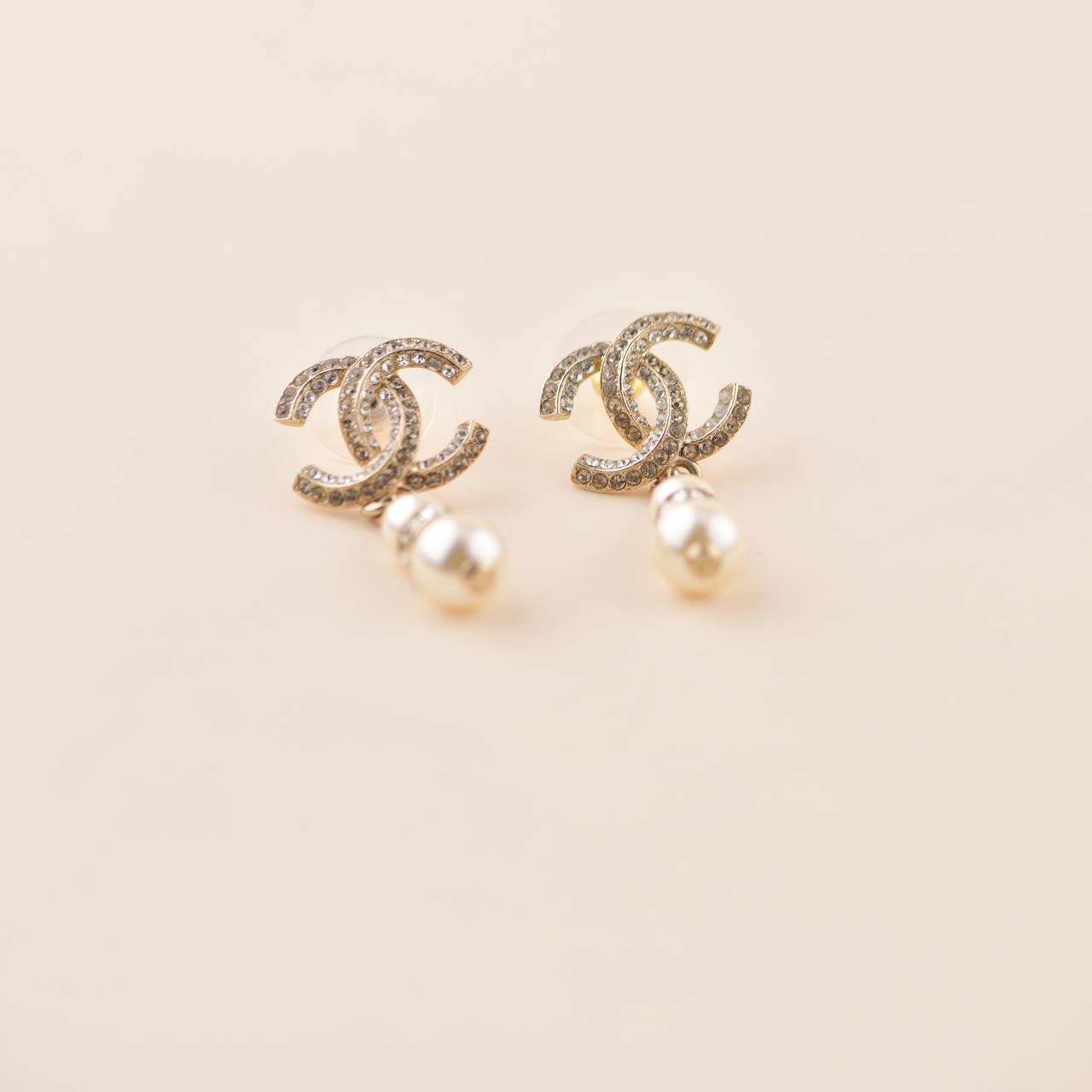 Chanel cc discount earrings diamond