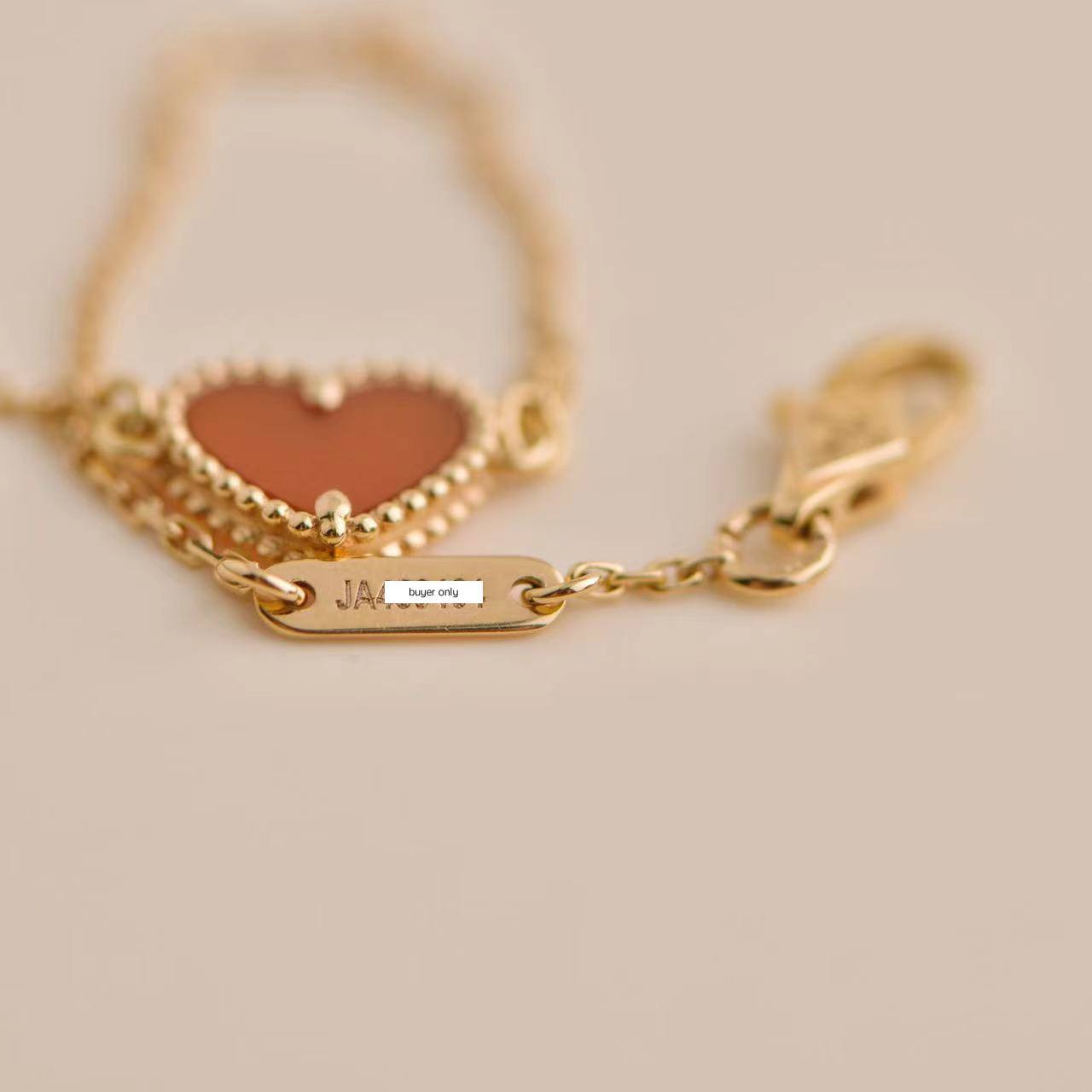 Van cleef & arpels deals heart bracelet