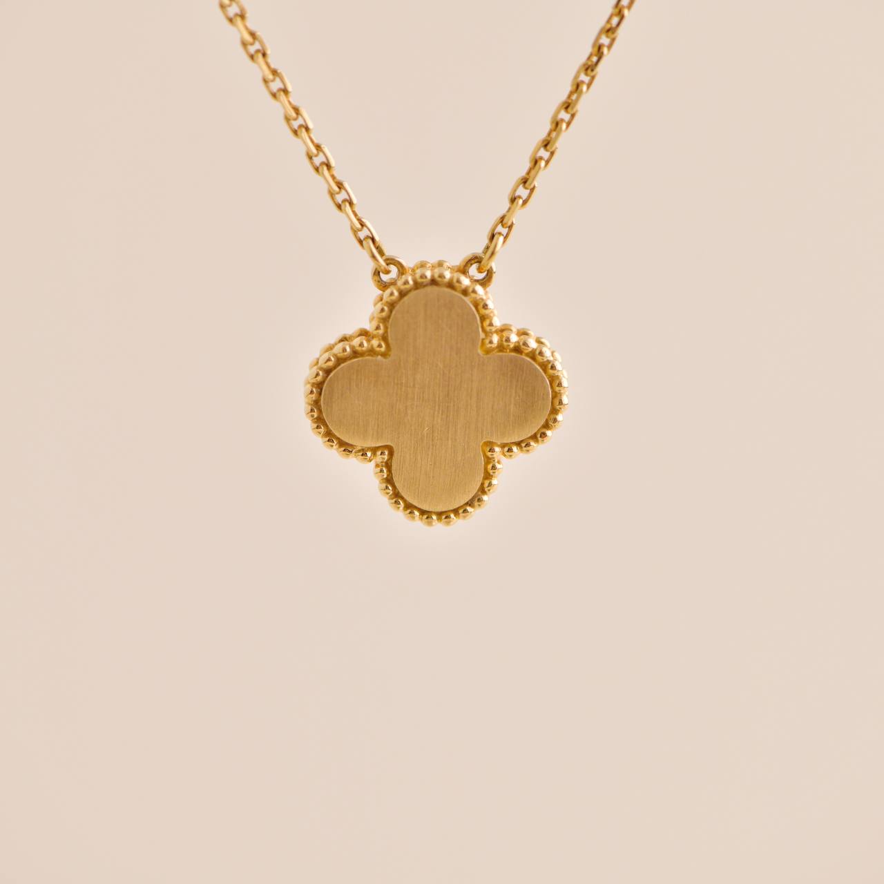Van Cleef & Arpels Vintage Alhambra Malachite Pendant Necklace w/ Box –  Oliver Jewellery