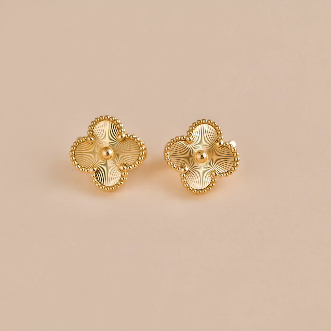 van cleef Guilloché alhambra earring