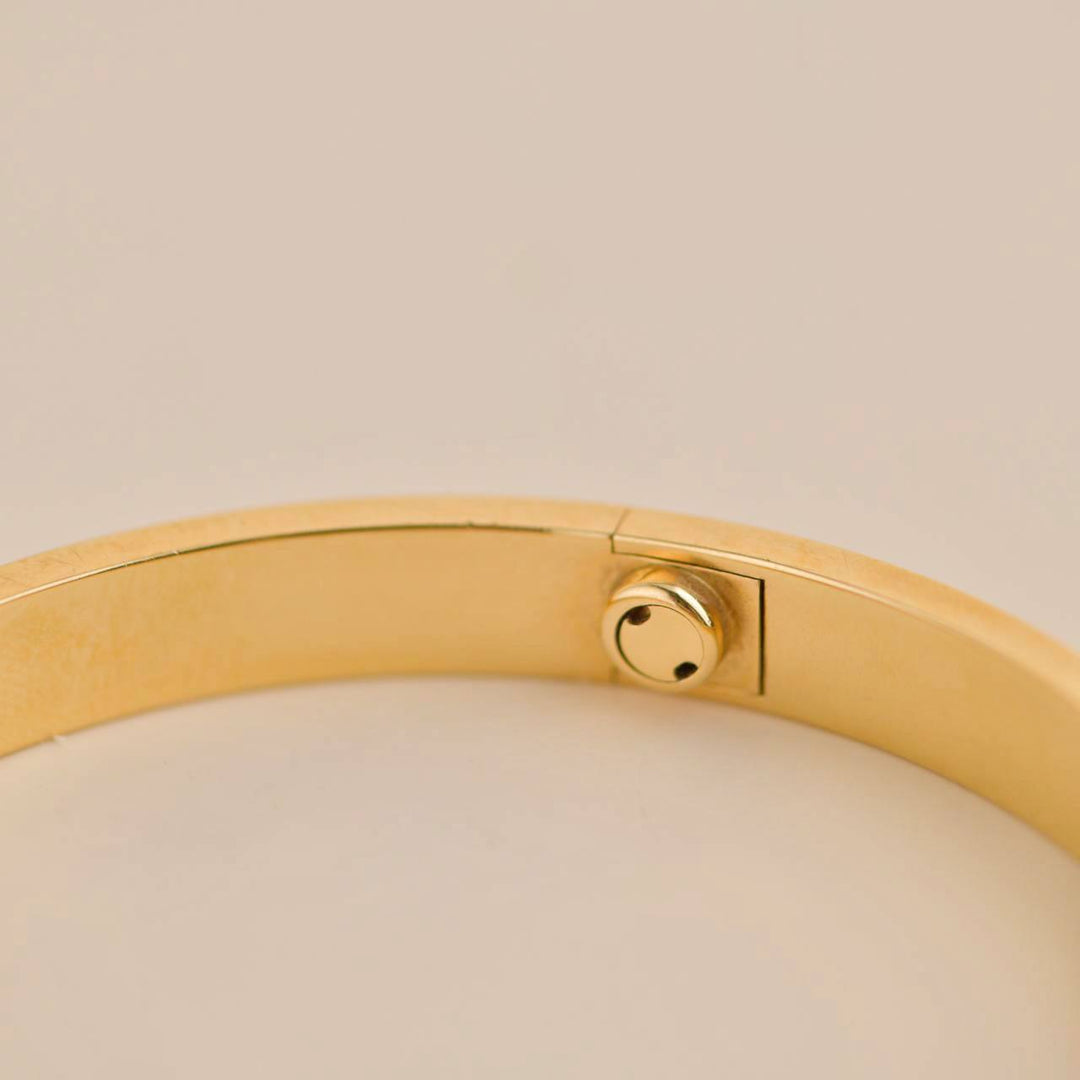 Cartier  Bracelet 18K  Size 17 Preowned