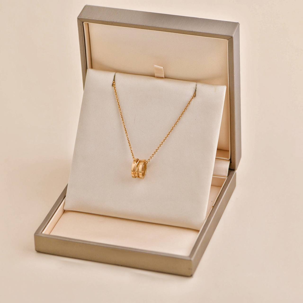 Deals Bvlgari Elegant necklace